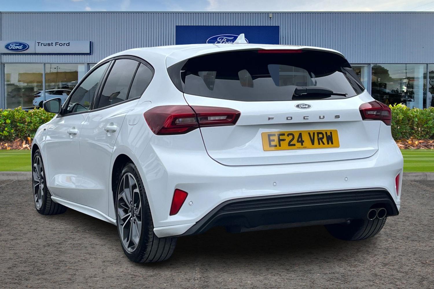 Ford Focus Photo 1