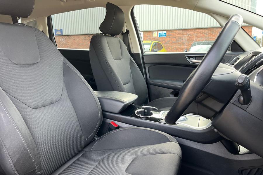 Ford S-Max Photo autoimg-1b1b9fe8939476f7a951d986a69cb68ca8bf5cb4.jpg