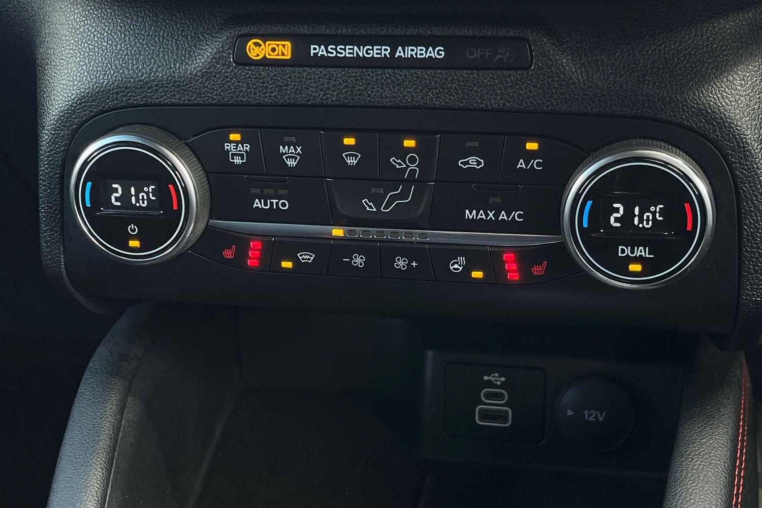 Ford KUGA Photo 30