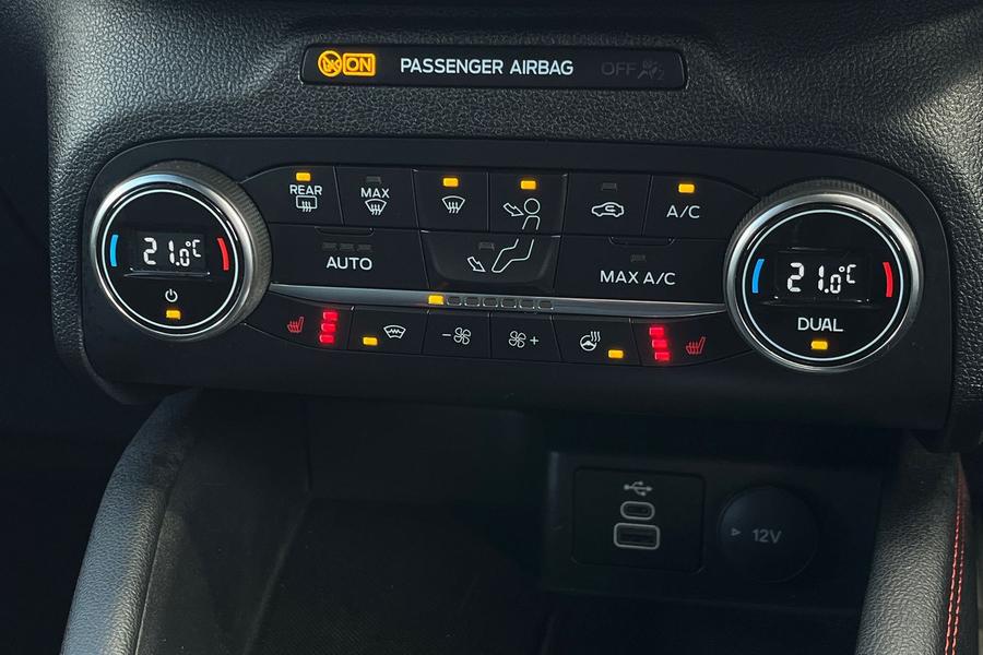 Ford KUGA Photo autoimg-1b208a39d20c0930e624c2f44bdf1d78badf4209.jpg