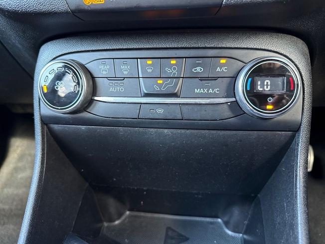 FORD Fiesta Photo 32
