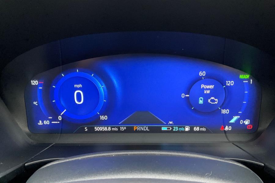 Ford KUGA Photo autoimg-1b215d2e8d5f9e4488241864e16b90600cd9a23a.jpg
