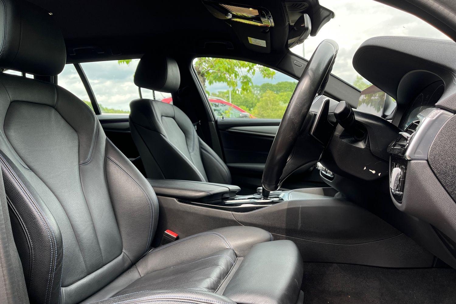 BMW 5 Series Photo 16