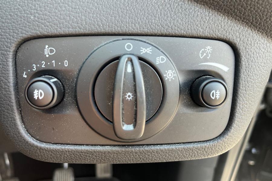 Ford C-Max Photo autoimg-1b250a123640610b13e841d55beece84a18b9292.jpg