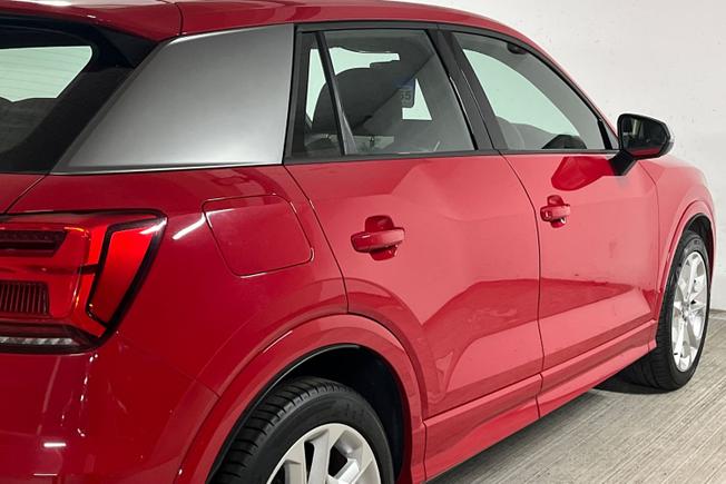 AUDI Sq2 Photo 37