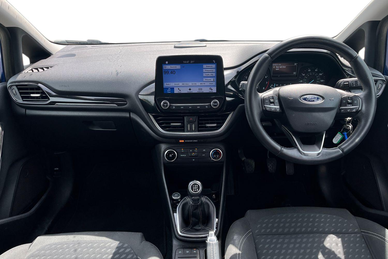 Ford Fiesta Photo 9