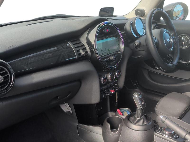 Used MINI Hatch YY68WFF 15