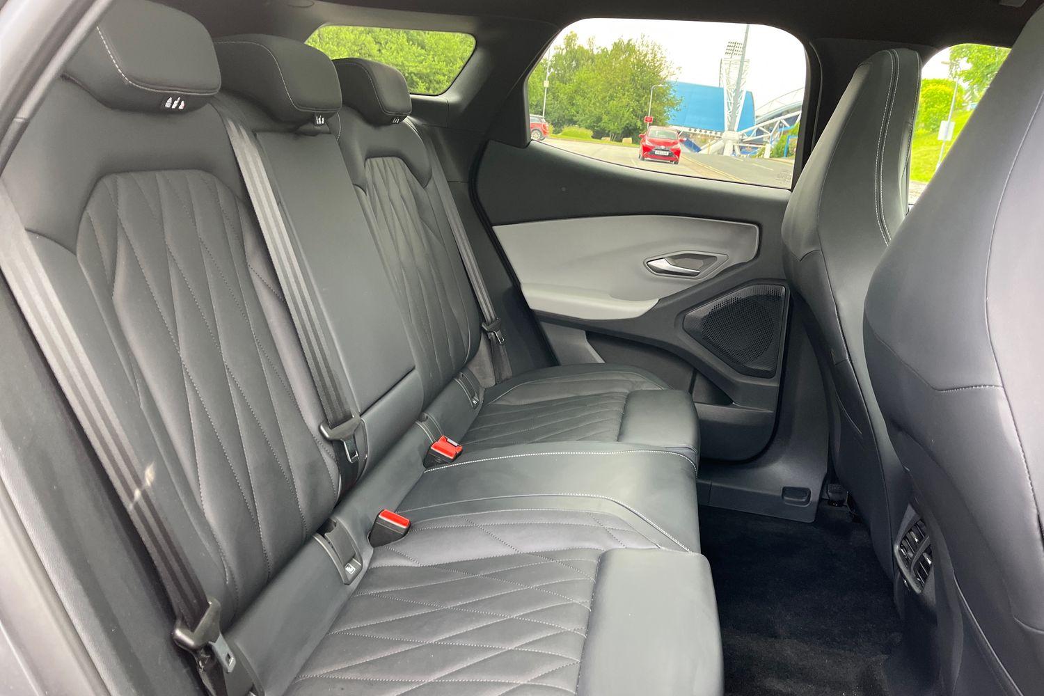 Ford Explorer Photo 36