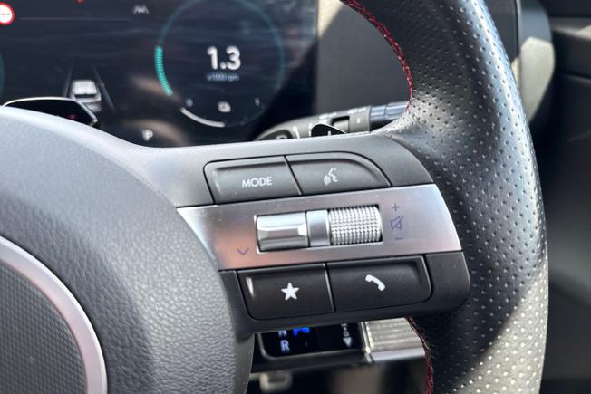 HYUNDAI Kona Photo 17