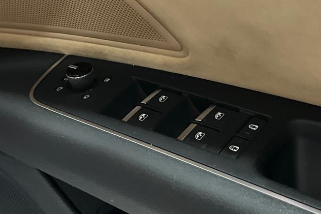 AUDI A8 Photo 29