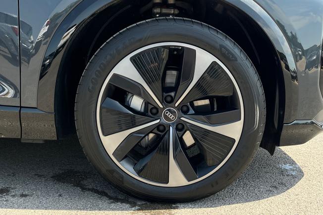AUDI Q6 E-Tron Photo 5