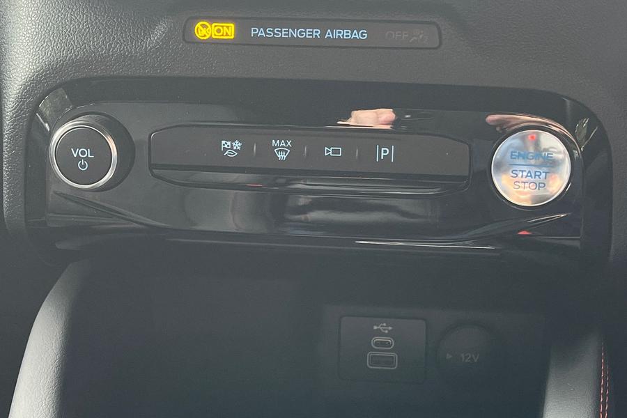 Ford KUGA Photo autoimg-1b30fe98a973212f0efdc57626020f22a237cf2b.jpg