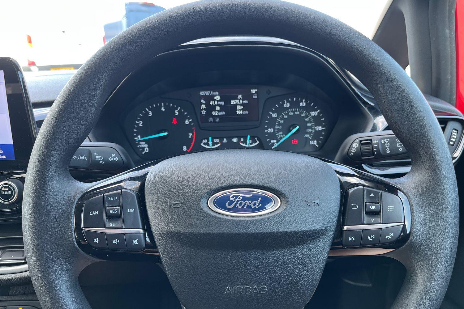 Ford FIESTA Photo 11