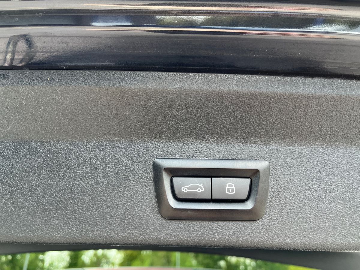 BMW iX3 Photo 23
