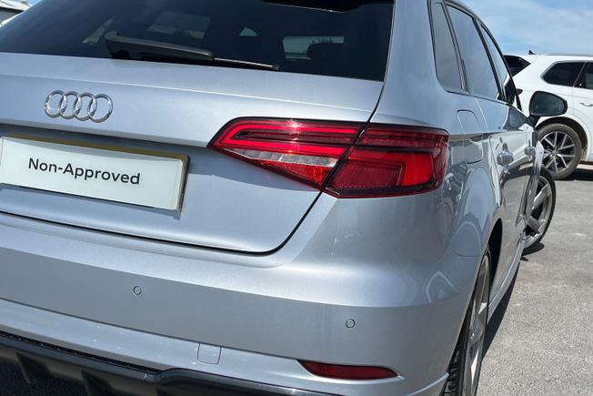 AUDI S3 Photo 18