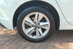 VOLKSWAGEN Golf Photo 5