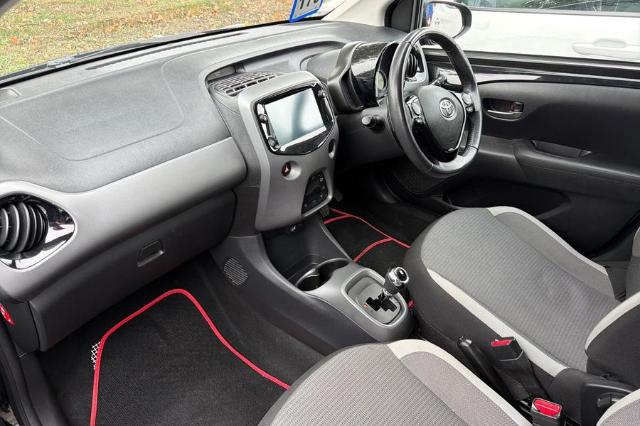 Toyota AYGO Photo autoimg-1b43db370ed6491e40013cf7bd5b64cf8c5205de.jpg