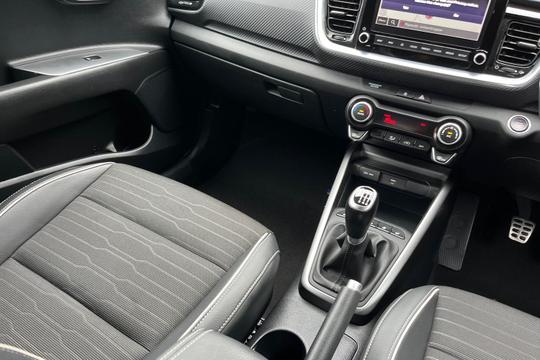 Kia Stonic Photo autoimg-1b447379c59f3b4197dcf16c56c69a609aadab52.jpg
