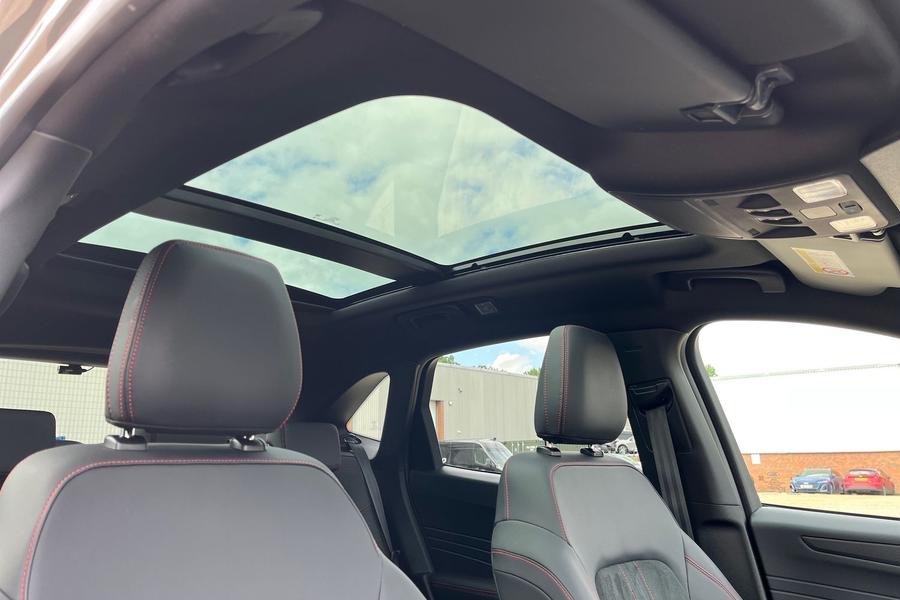 Ford KUGA Photo autoimg-1b45bc81648c8555420bcfb3d0ab452bc50e26e9.jpg