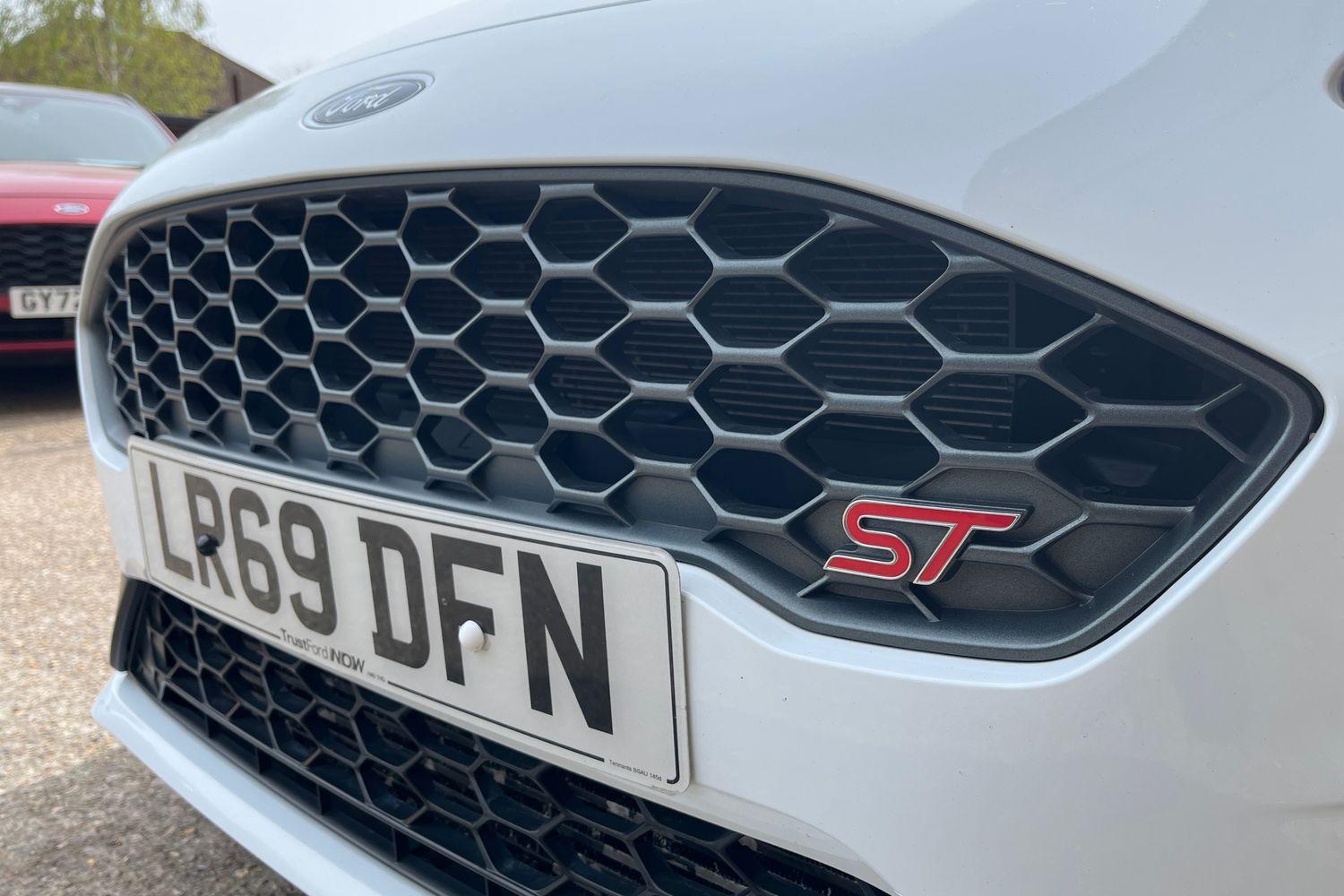 Ford FIESTA Photo 38