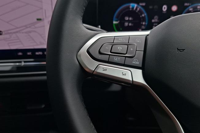 VOLKSWAGEN Tiguan Photo 16