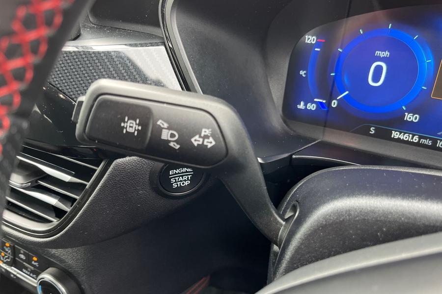 Ford KUGA Photo autoimg-1b46b1799b54bb6ea42a4bee1b7340bfbfd61d11.jpg