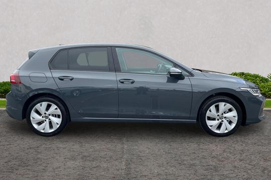 Volkswagen Golf Photo autoimg-1b49c6769c9e1522d6547a0f19253b31d98805d3.jpg