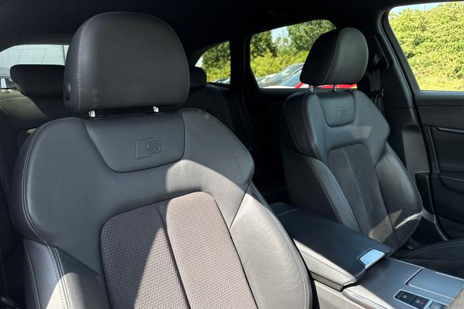 AUDI A6 Avant Photo 35
