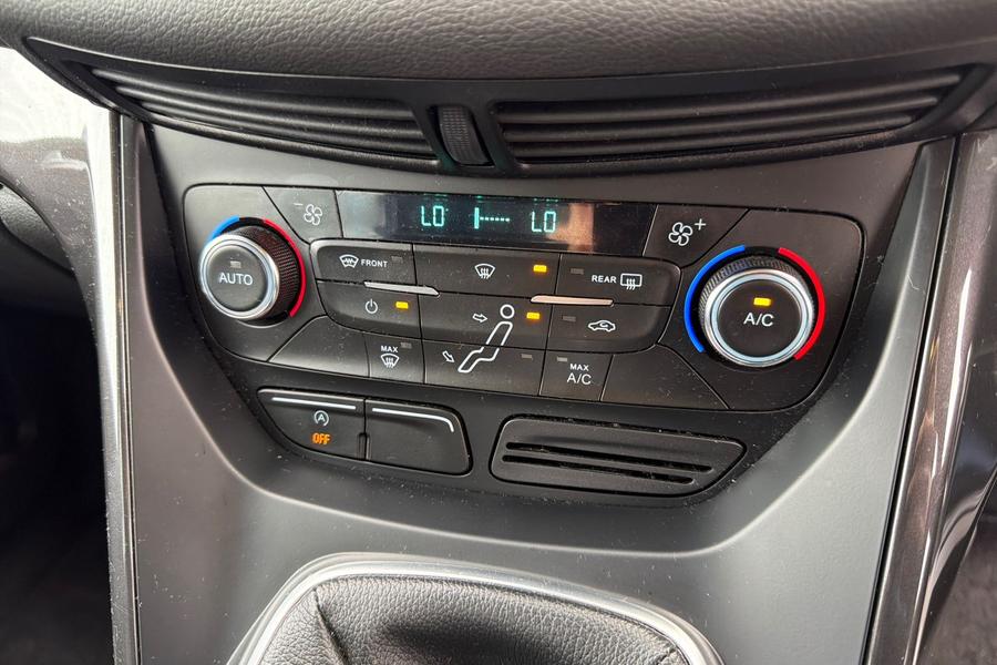 Ford GRAND C-MAX Photo autoimg-1b4b16718c0e8db1973e18d5f343056edc386ea6.jpg