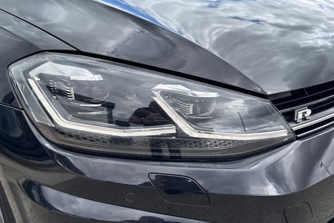 VOLKSWAGEN Golf Photo 19