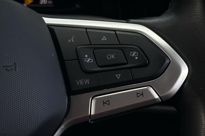 VOLKSWAGEN Golf Photo 17