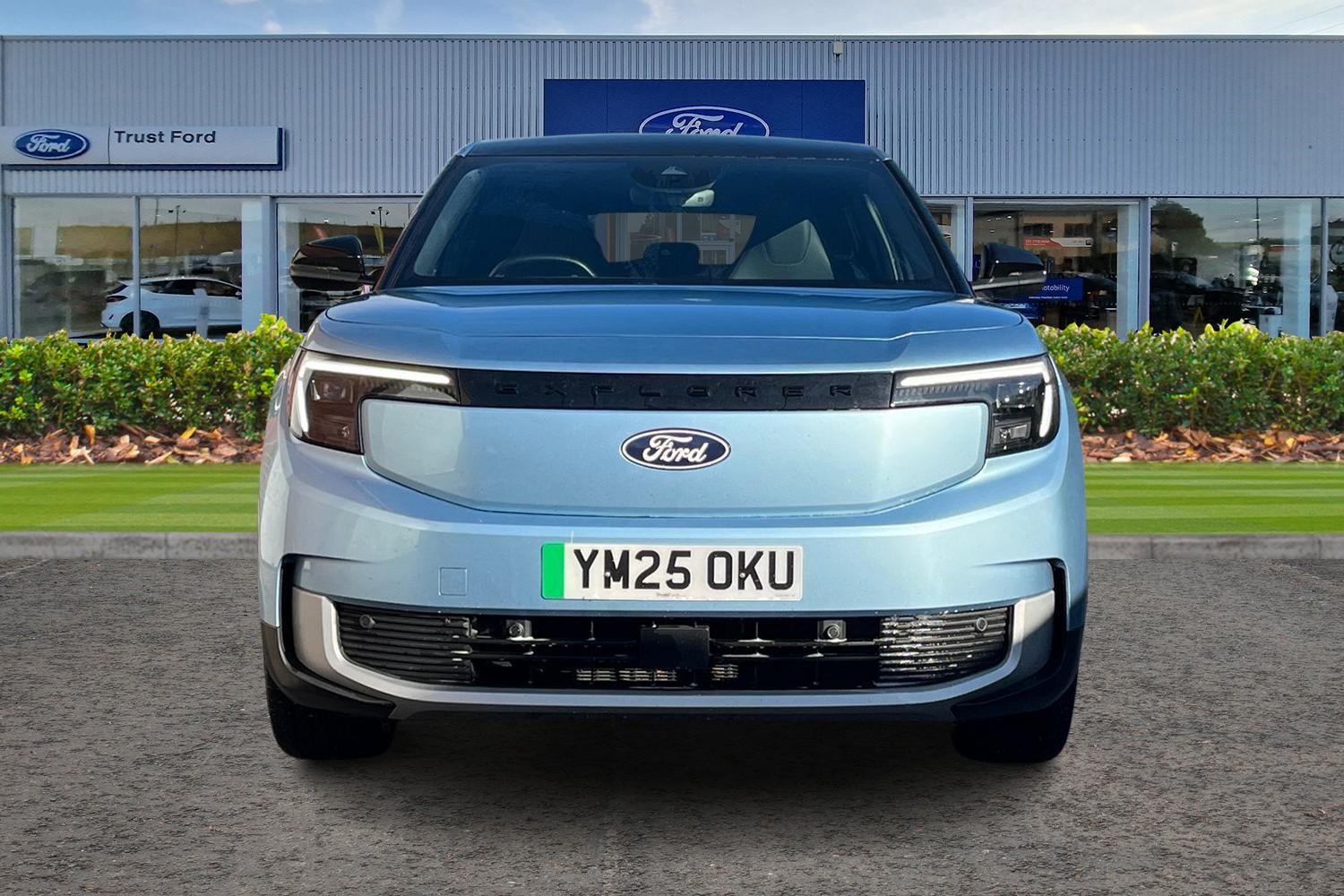 Ford Explorer Photo 5