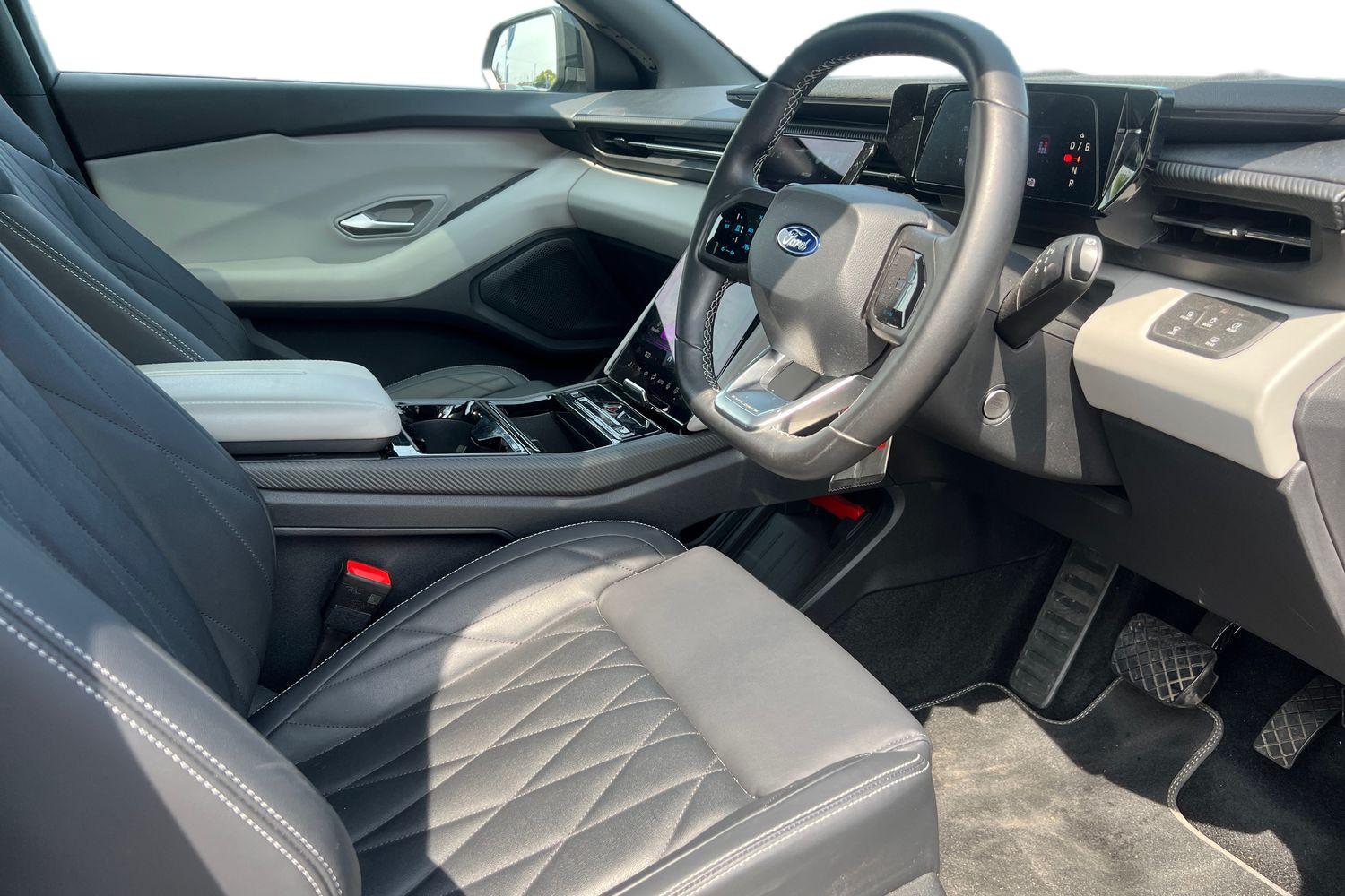 Ford Explorer Photo 8