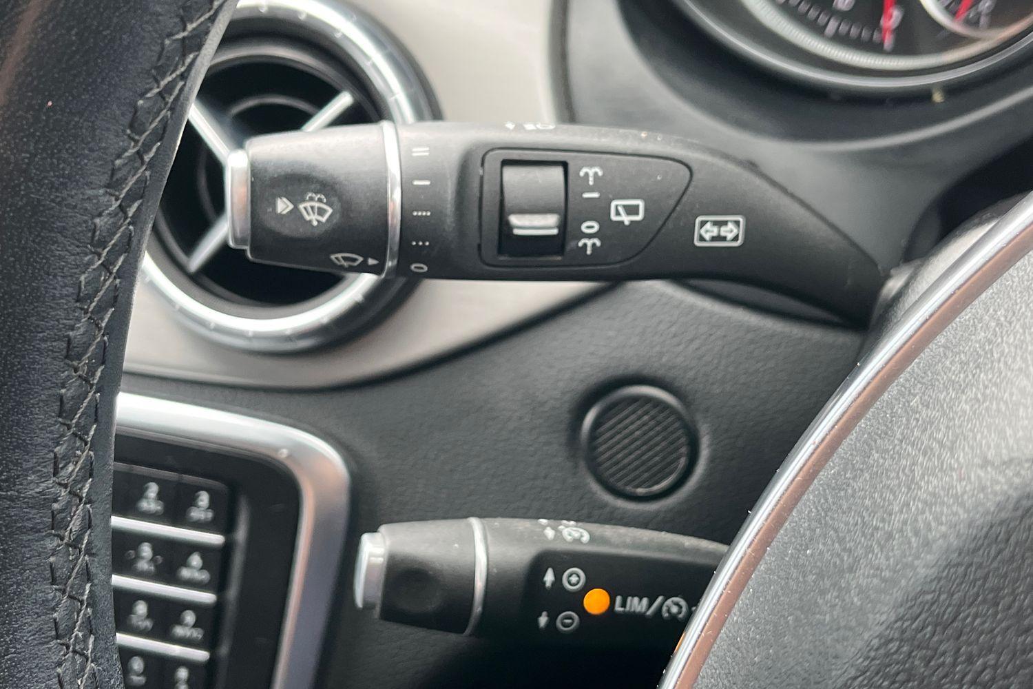 Mercedes-Benz CLA Photo 13