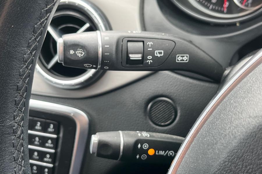 Mercedes-Benz CLA Photo autoimg-1b535eb4994bc44397ff083b0d7a5e8d57c96ca0.jpg