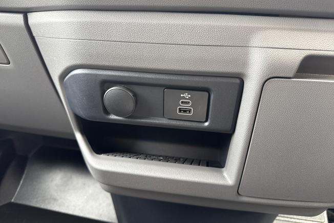 VOLKSWAGEN TRANSPORTER Photo 38
