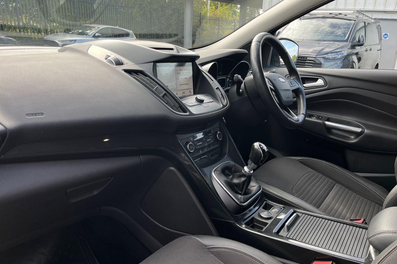 Ford KUGA Photo 17