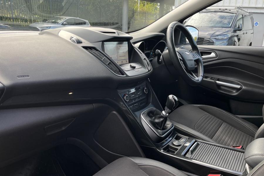 Ford KUGA Photo autoimg-1b5b0eb28db4ed6846fc3616bcb5e9a40ef917c2.jpg