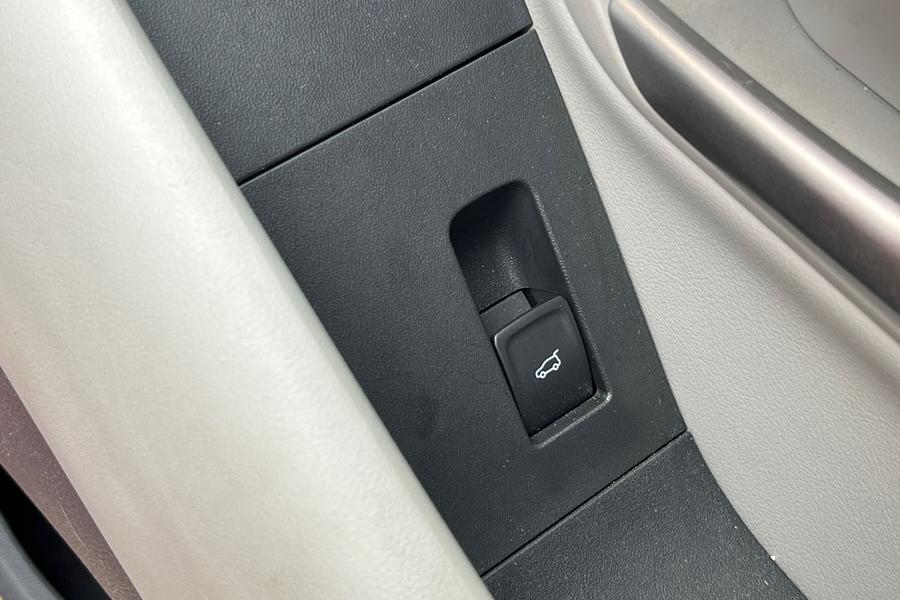 Ford Explorer Photo autoimg-1b6a1e609f28a1391878e6a5835133c1dcfb5c2c.jpg