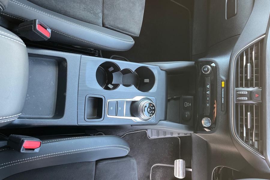 Ford Kuga Photo autoimg-1b6f38481b9f7b2d62ce033261f4b568a2fe35f5.jpg