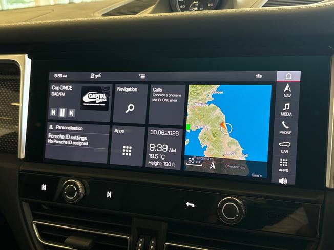 PORSCHE Macan Photo 31