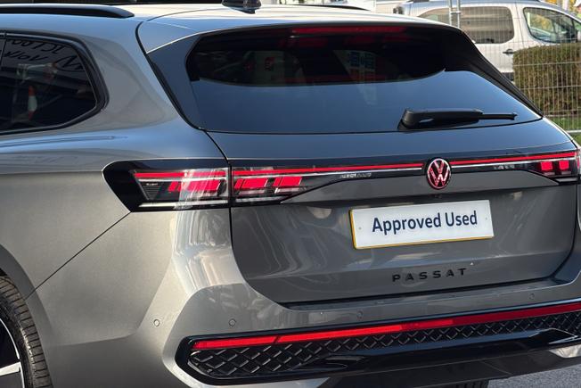 VOLKSWAGEN Passat Photo 50
