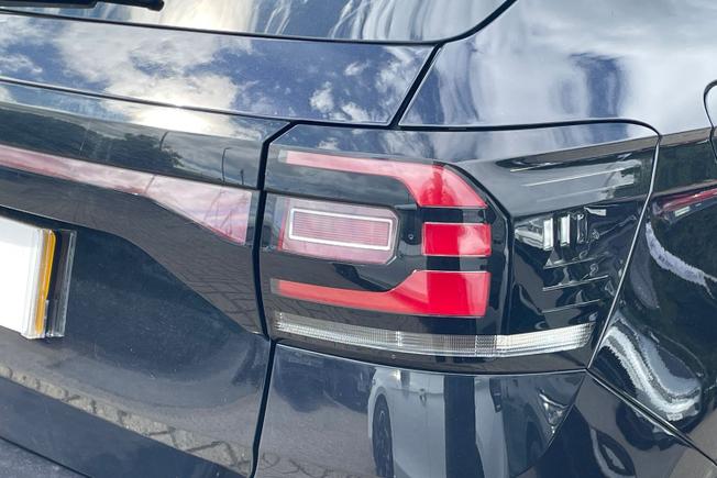 VOLKSWAGEN T-Cross Photo 18