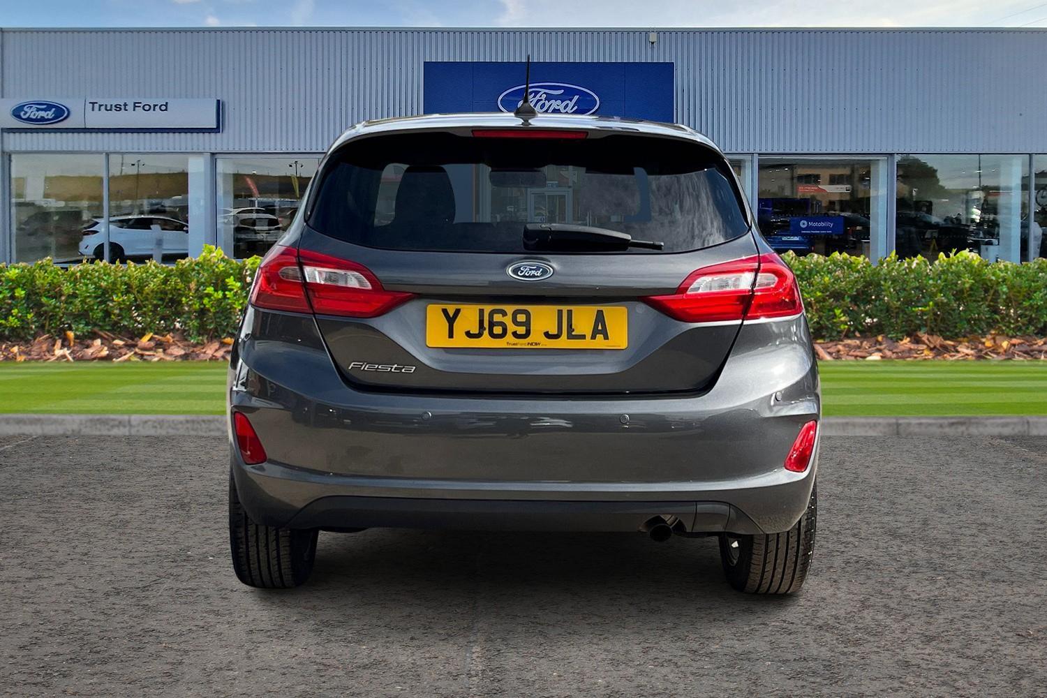 Ford FIESTA Photo 6