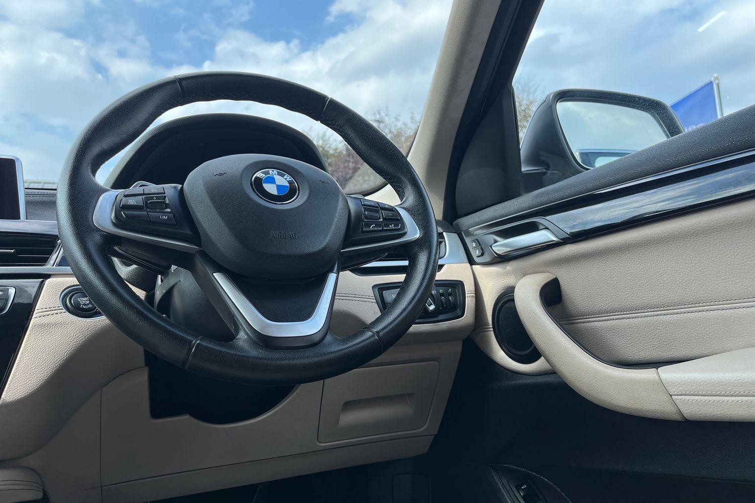 BMW X1 Photo 11