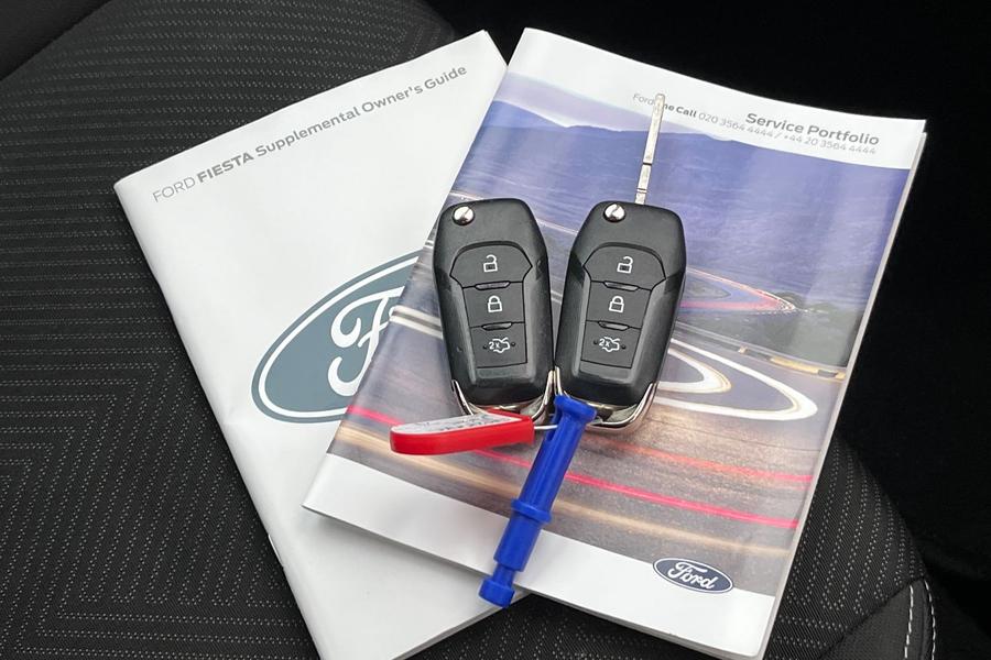 Ford FIESTA Photo autoimg-1b8884c3c3252e0f0d21848dfad543b1f890423d.jpg