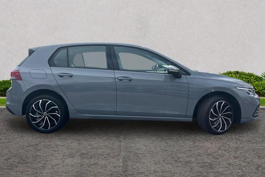 Volkswagen Golf Photo autoimg-1b8ca512f4b5ddea4debe3f79655a73d3c7b1e38.jpg