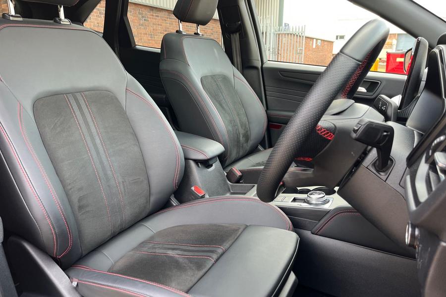 Ford Kuga Photo autoimg-1b8d25956eab4313383747295c3095e1fe19a535.jpg