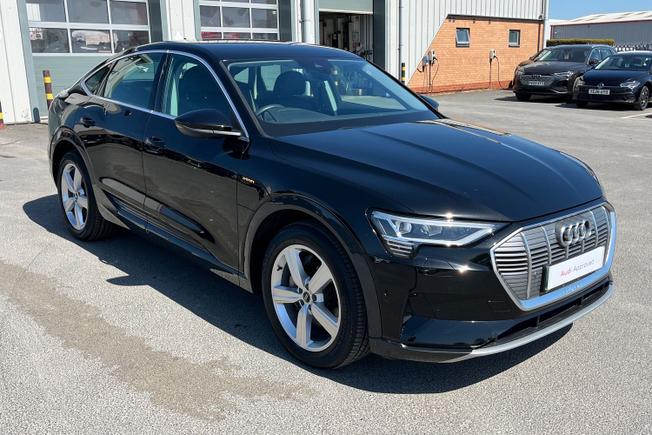 Audi e-tron Photo 21