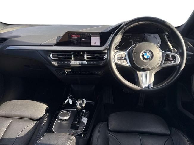 BMW 1 SERIES Photo 10